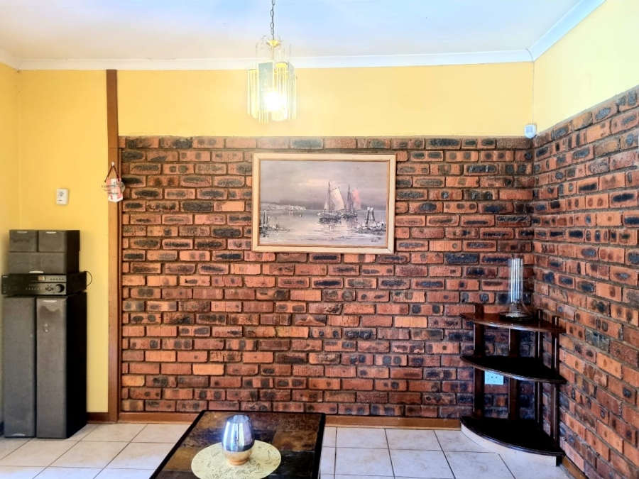 3 Bedroom Property for Sale in Roodepan Northern Cape